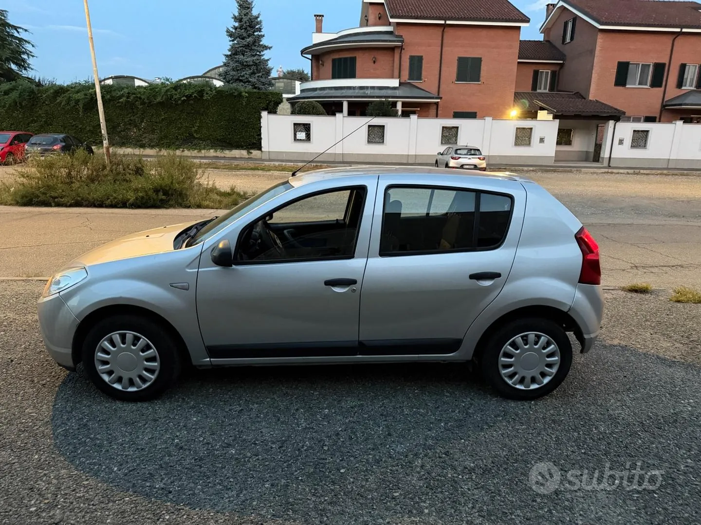 Dacia Sandero 2009 photo 4