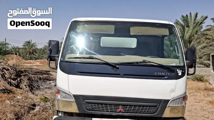 Mitsubishi Canter 2014 photo 2