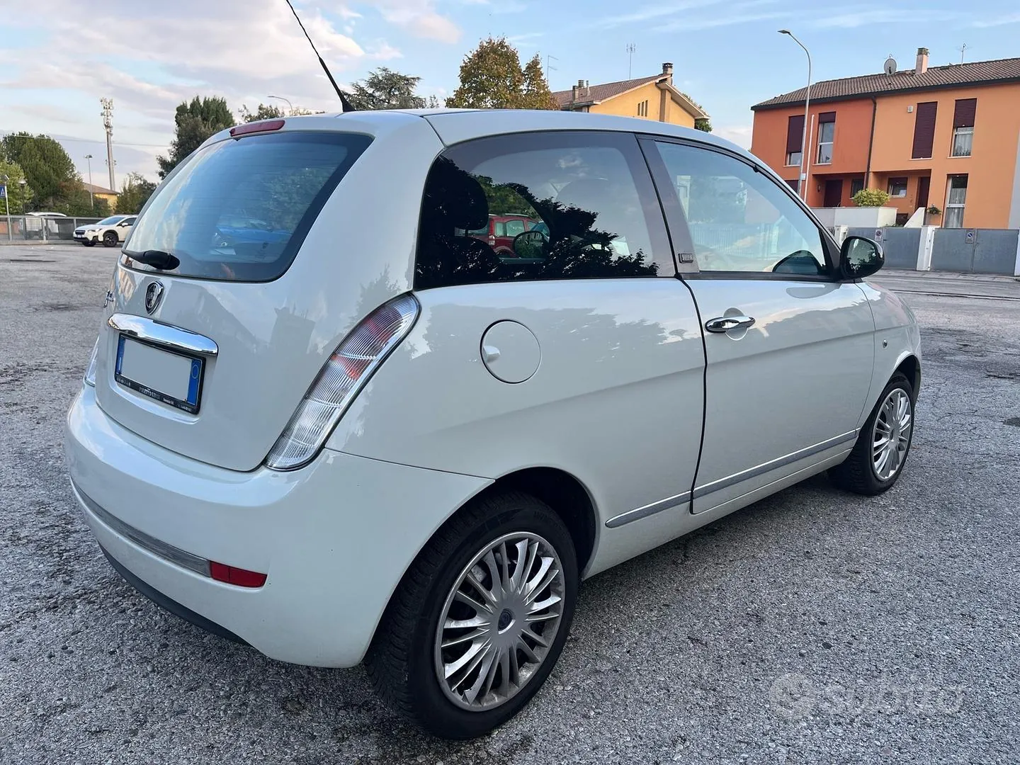 Lancia Ypsilon 2011 photo 2