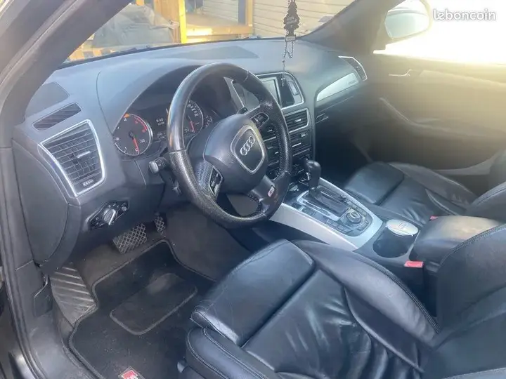 Audi Q5 2010 photo 2