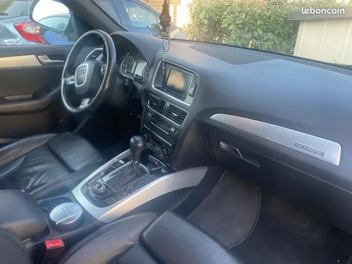 Audi Q5 2010 photo 3