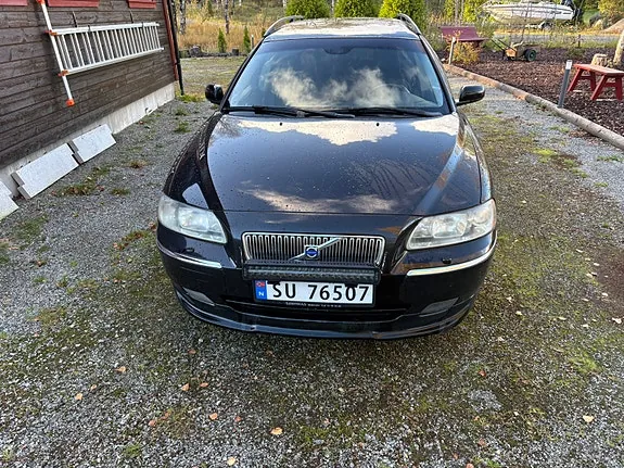 Volvo V70 2006 photo 2