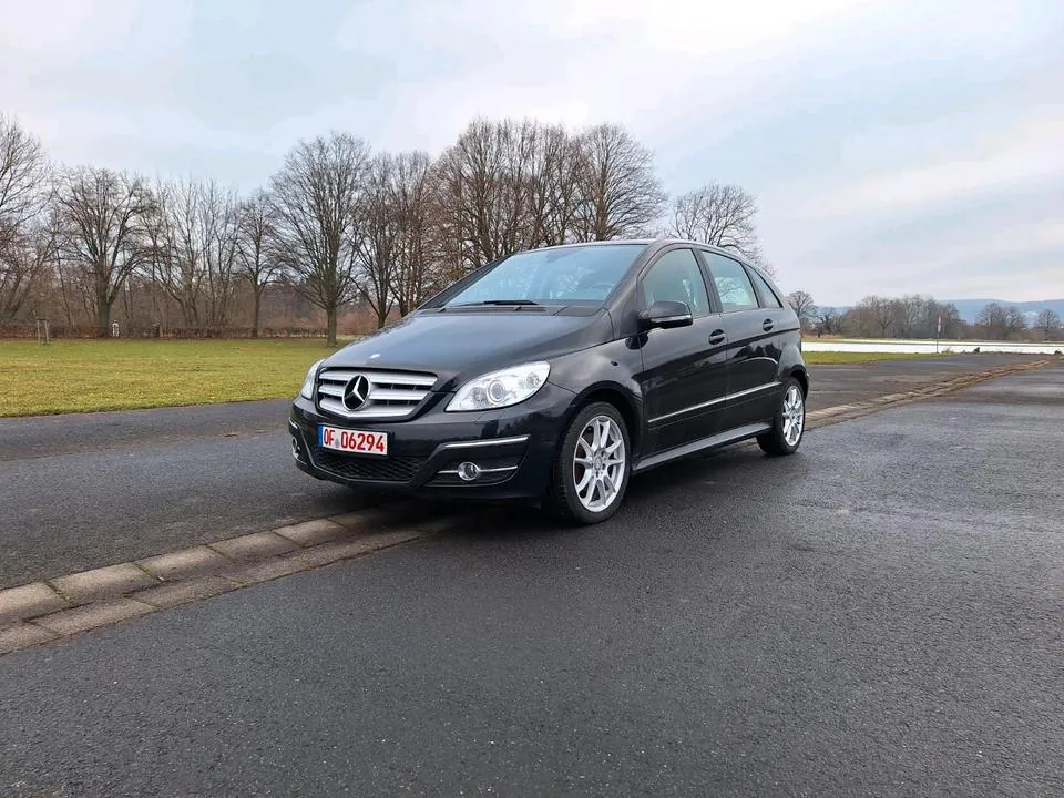 Mercedes-Benz B 200