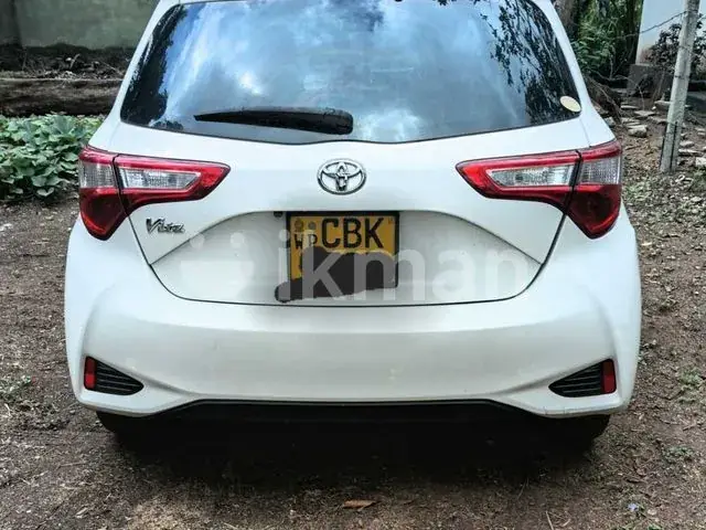 Toyota Vitz 2017 photo 2