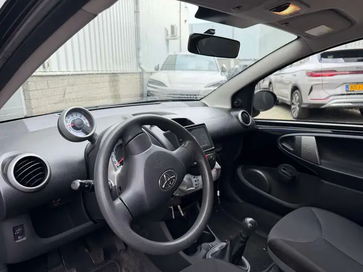 Toyota Aygo 2013 photo 3