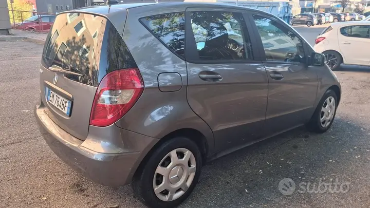 Mercedes-Benz A 160 2011 photo 5