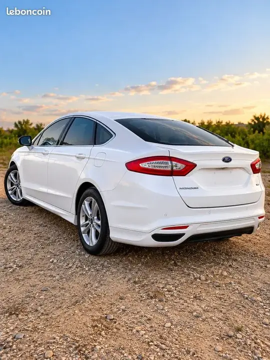 Ford Mondeo 2015 photo 2