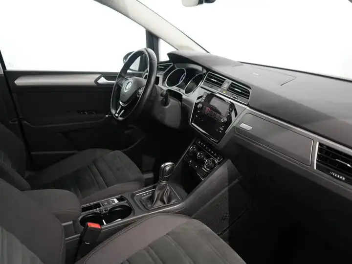 Volkswagen Touran 2019 photo 3
