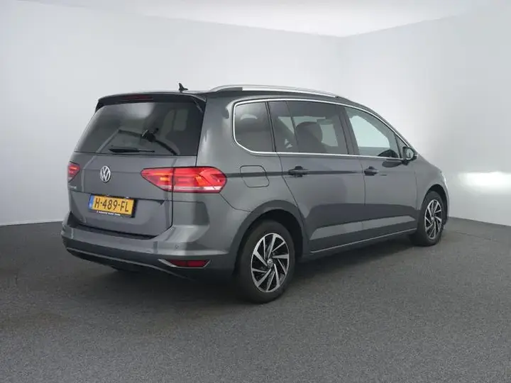 Volkswagen Touran 2019 photo 2