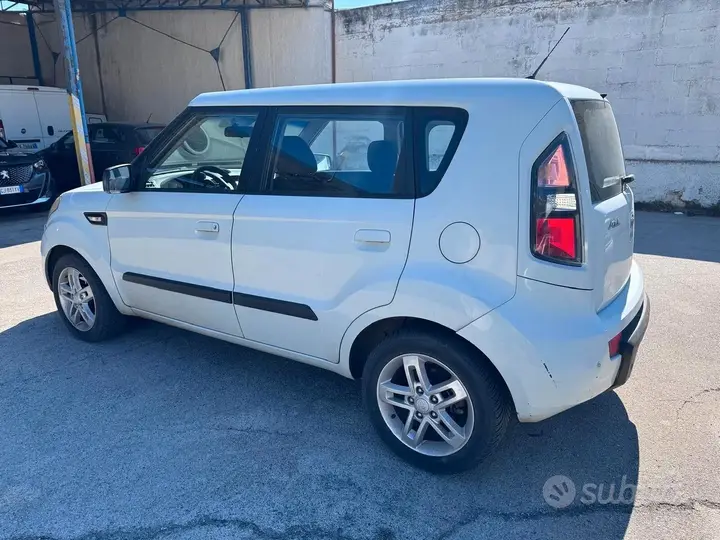 Kia Soul 2010 photo 2