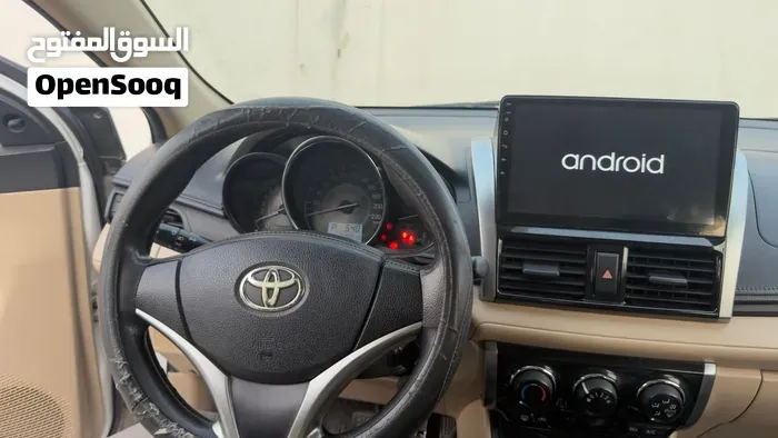 Toyota Yaris 2014 photo 2