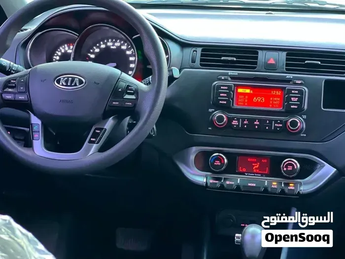 Kia Pride 2013 photo 3