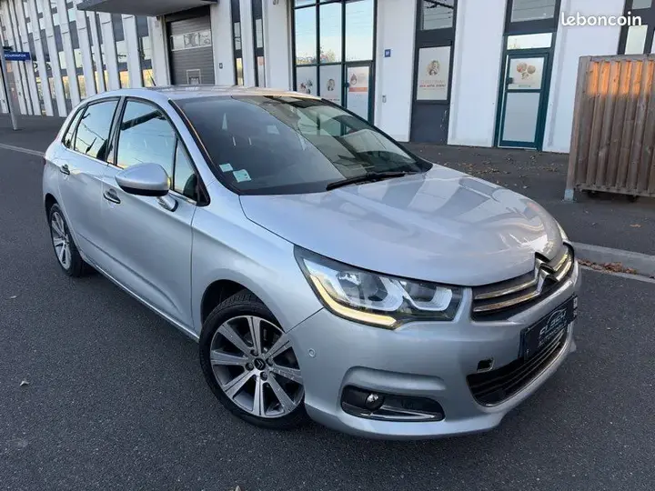 Citroen C4 2015 photo 2
