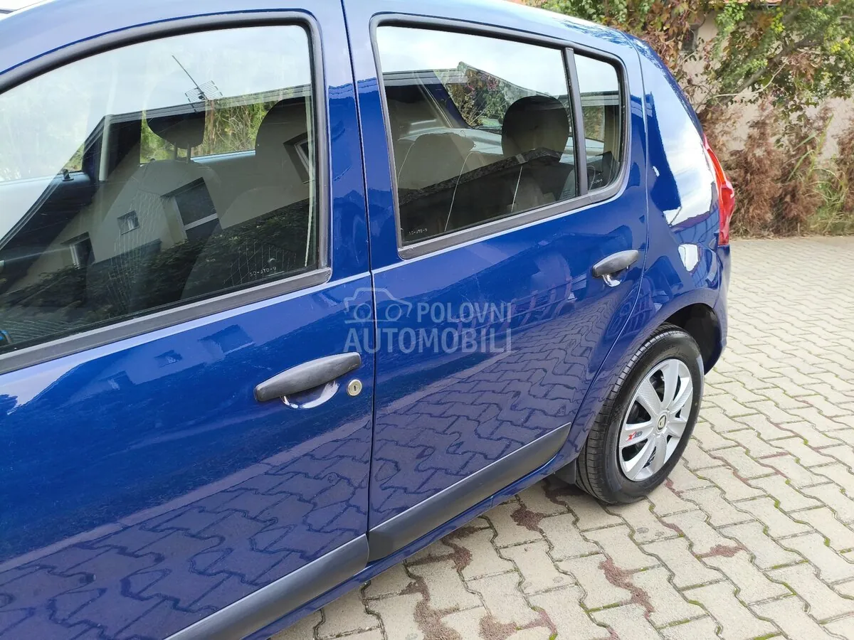 Dacia Sandero 2009 photo 4