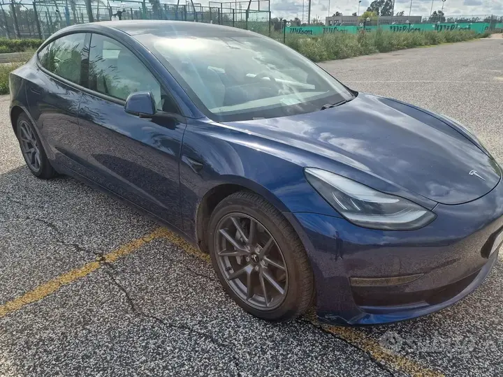 Tesla Model 3 2021 photo 2