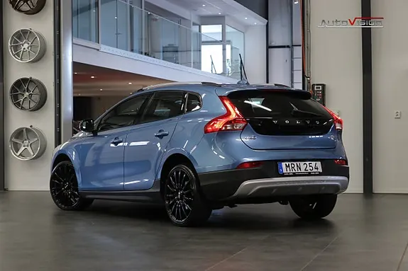 Volvo V40 Cross Country 2015 photo 2