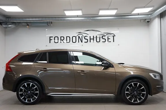 Volvo V60 Cross Country 2016 photo 3