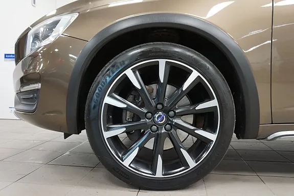 Volvo V60 Cross Country 2016 photo 5