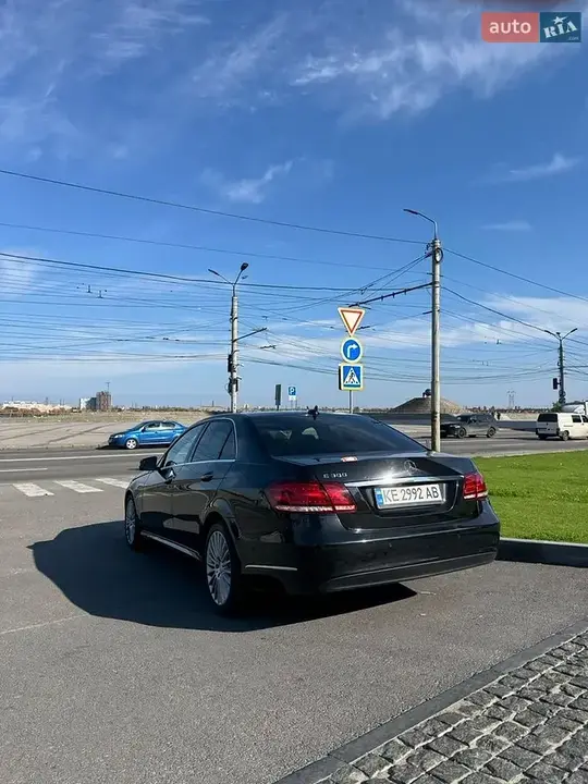Mercedes-Benz E-Class 2015 photo 5
