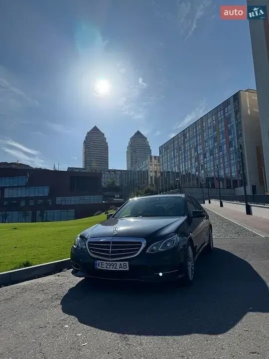 Mercedes-Benz E-Class 2015 photo 2