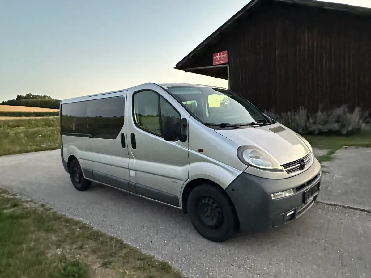 Opel Vivaro 2006 photo 2