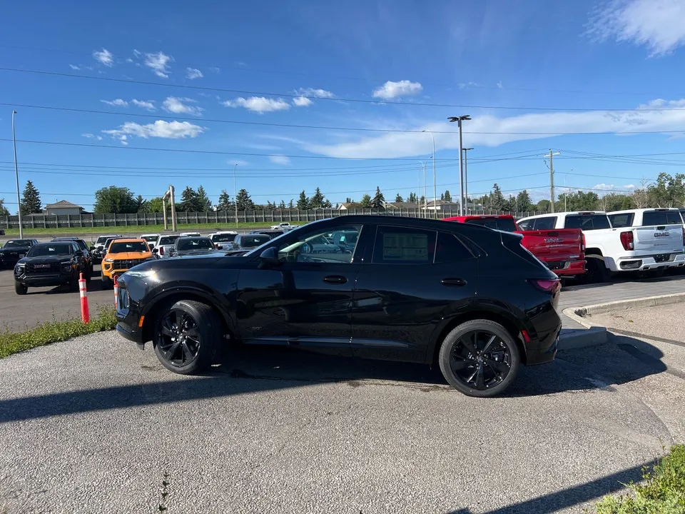 Buick Envision 2026 photo 2