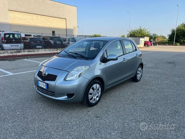 Toyota Yaris 2008 photo 2