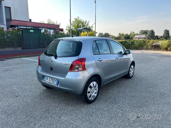 Toyota Yaris 2008 photo 4