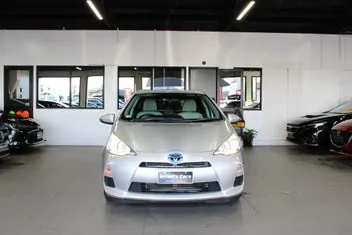 Toyota Aqua 2013 photo 5