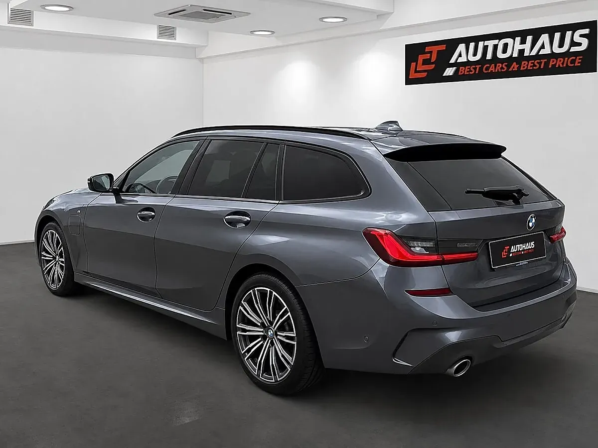 BMW 3 Series 2021 photo 3