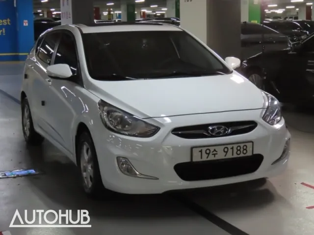 Hyundai Excent (New) 2012 photo 2