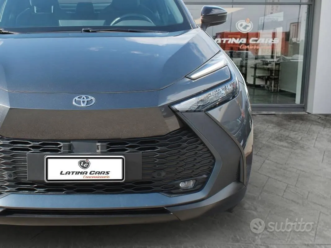 Toyota C-Hr 2025 photo 2