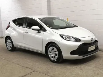 Toyota Aqua 2022 photo 2