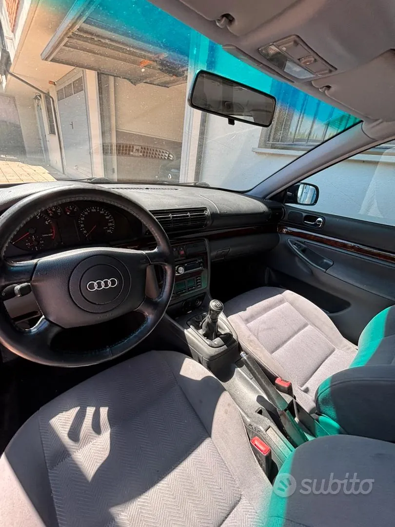Audi A4 1999 photo 4