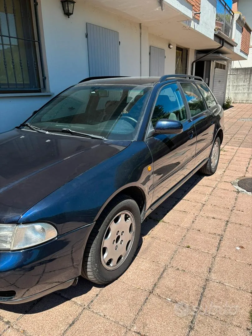 Audi A4 1999 photo 2