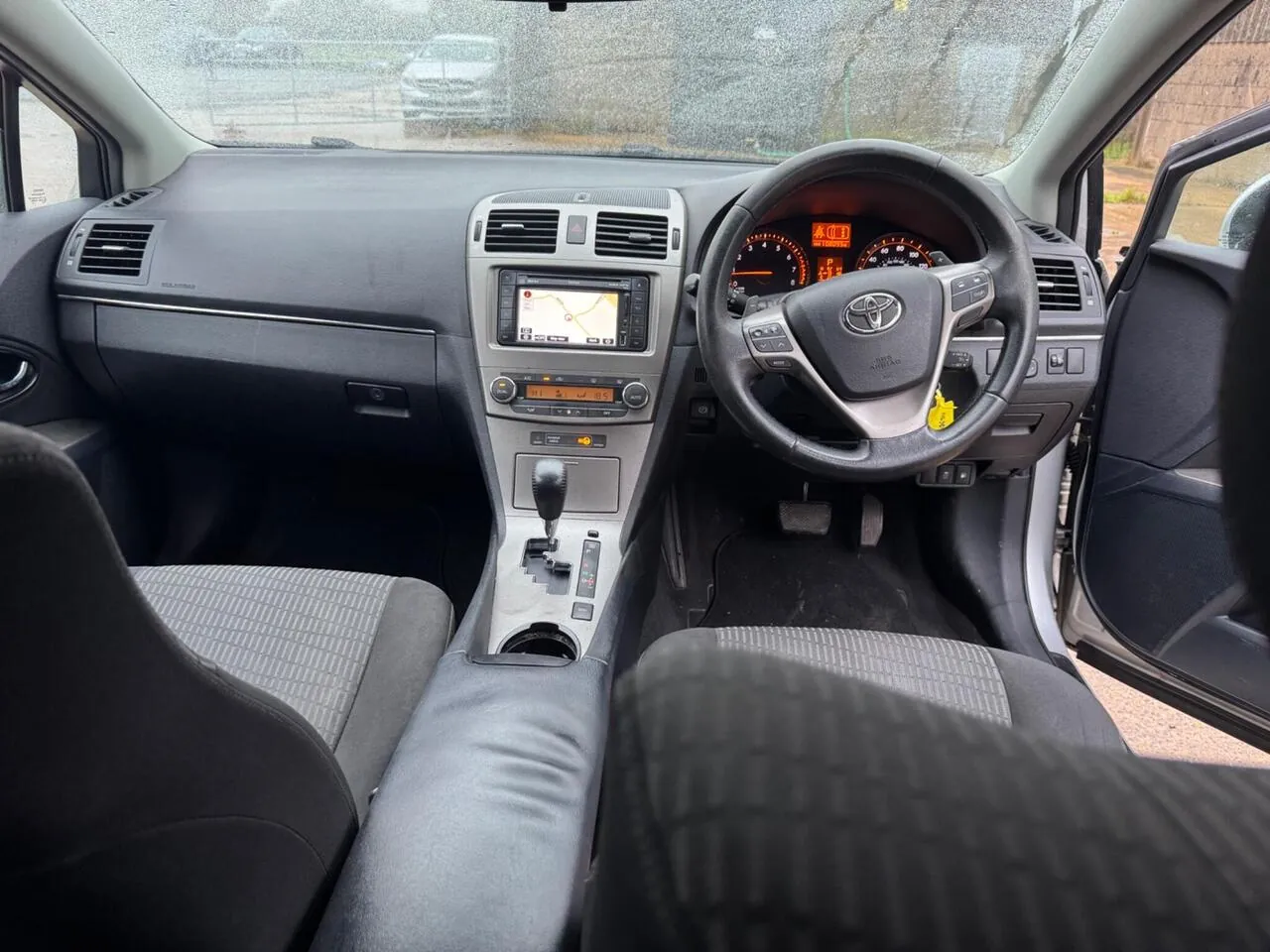 Toyota Avensis 2010 photo 5