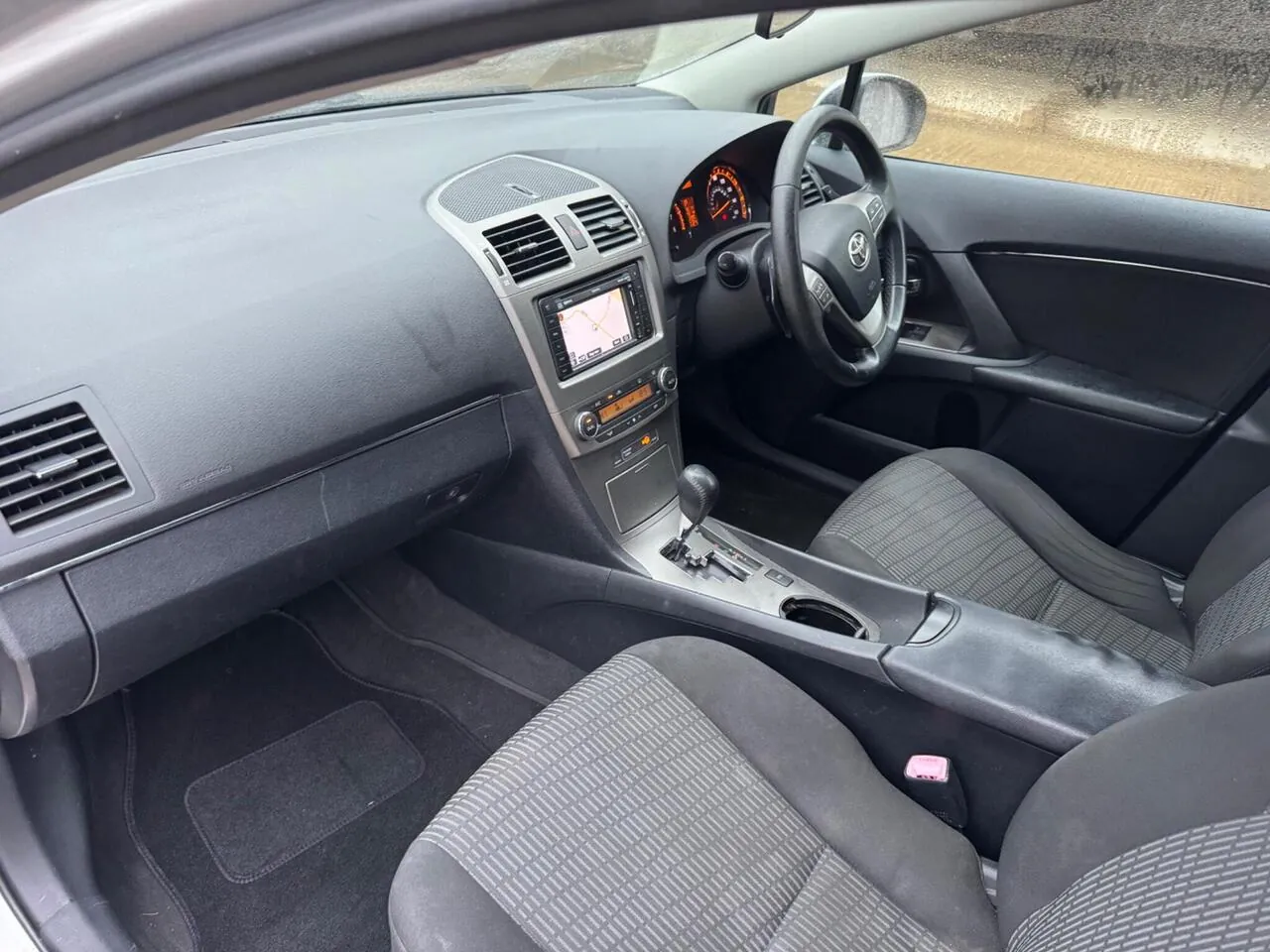 Toyota Avensis 2010 photo 4