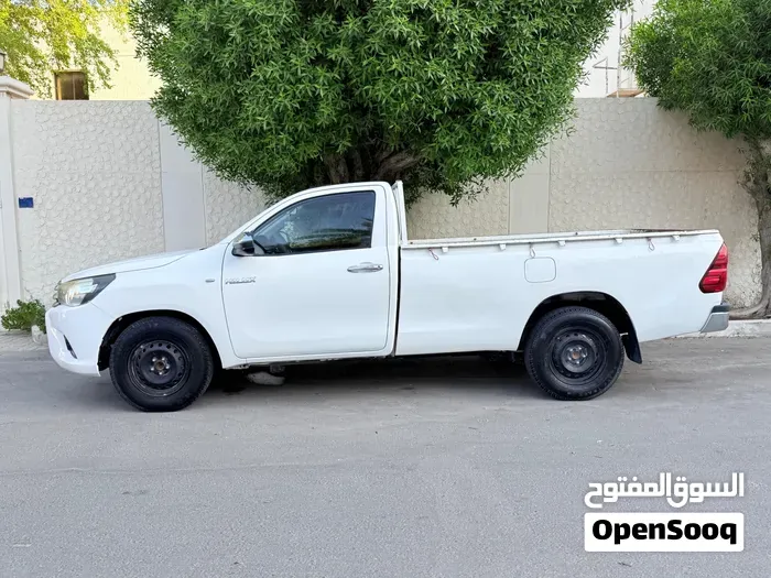 Toyota Hilux 2017 photo 2