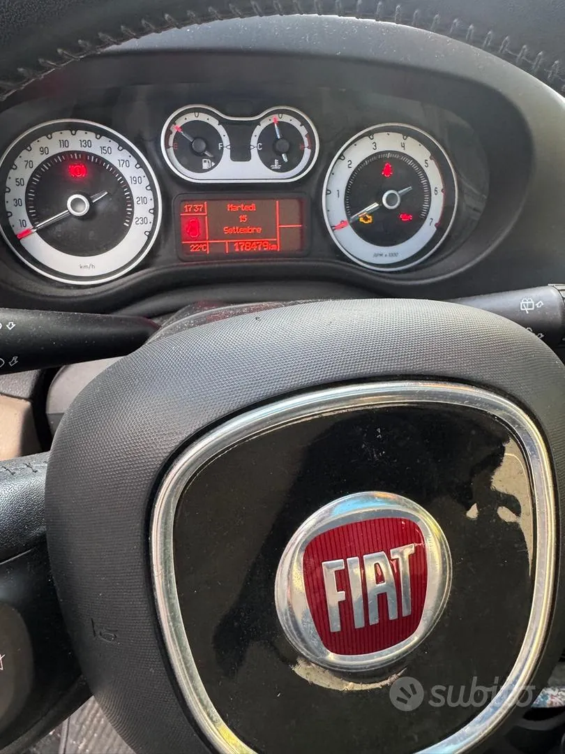 Fiat 500L 2014 photo 5