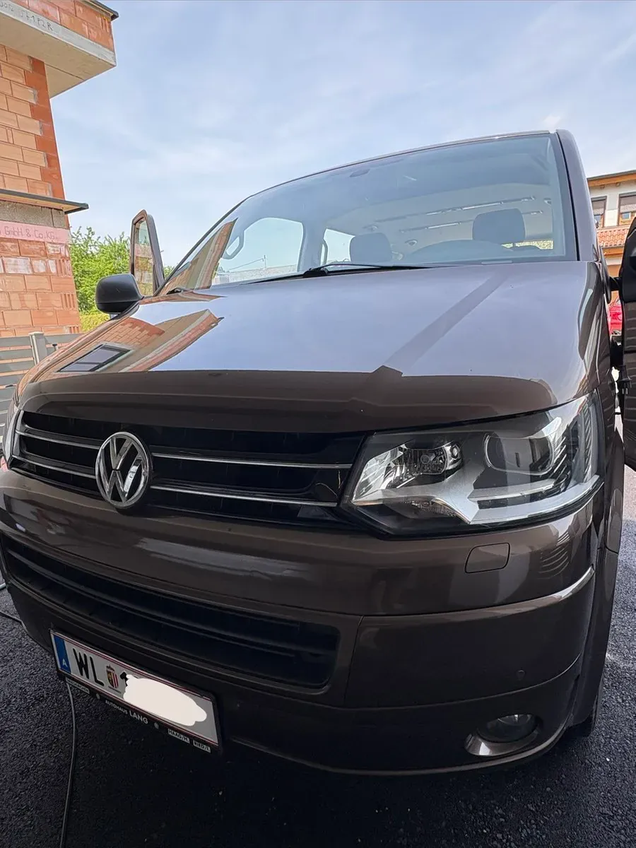 Volkswagen Multivan 2012 photo 2
