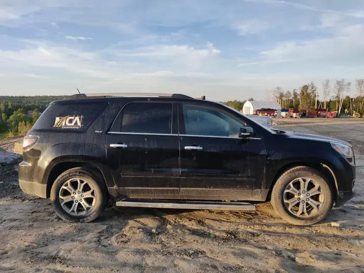 GMC Acadia 2016 photo 2