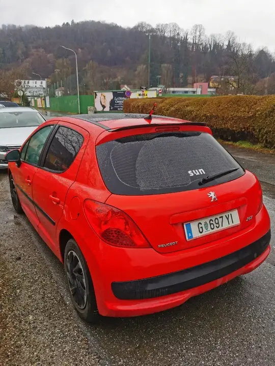 Peugeot 207 2007 photo 2