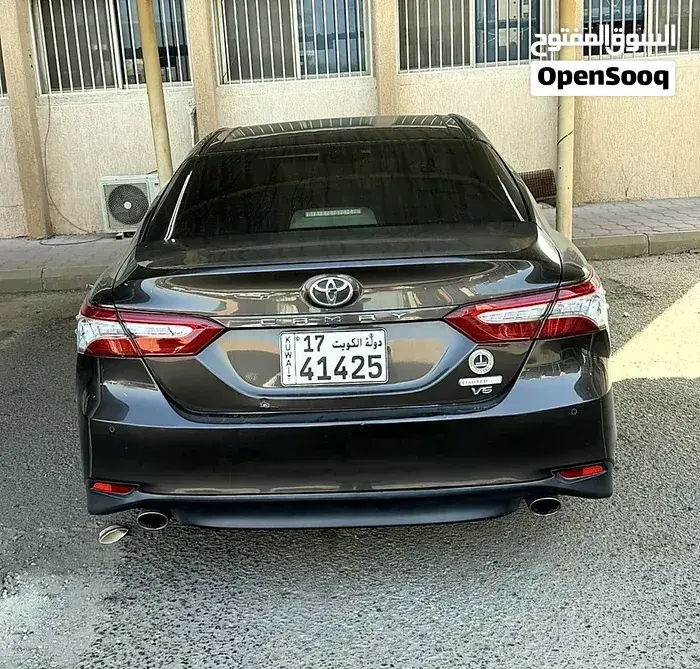 Toyota Camry 2019 photo 2