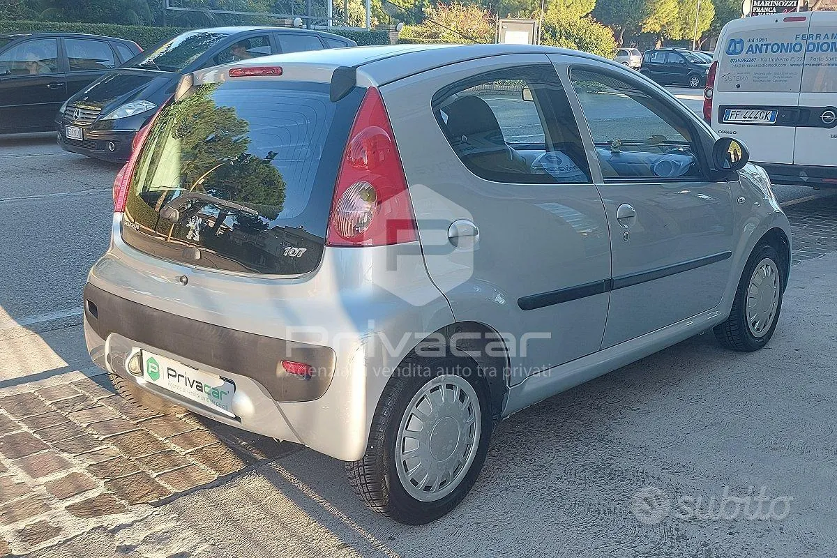 Peugeot 107 2010 photo 5