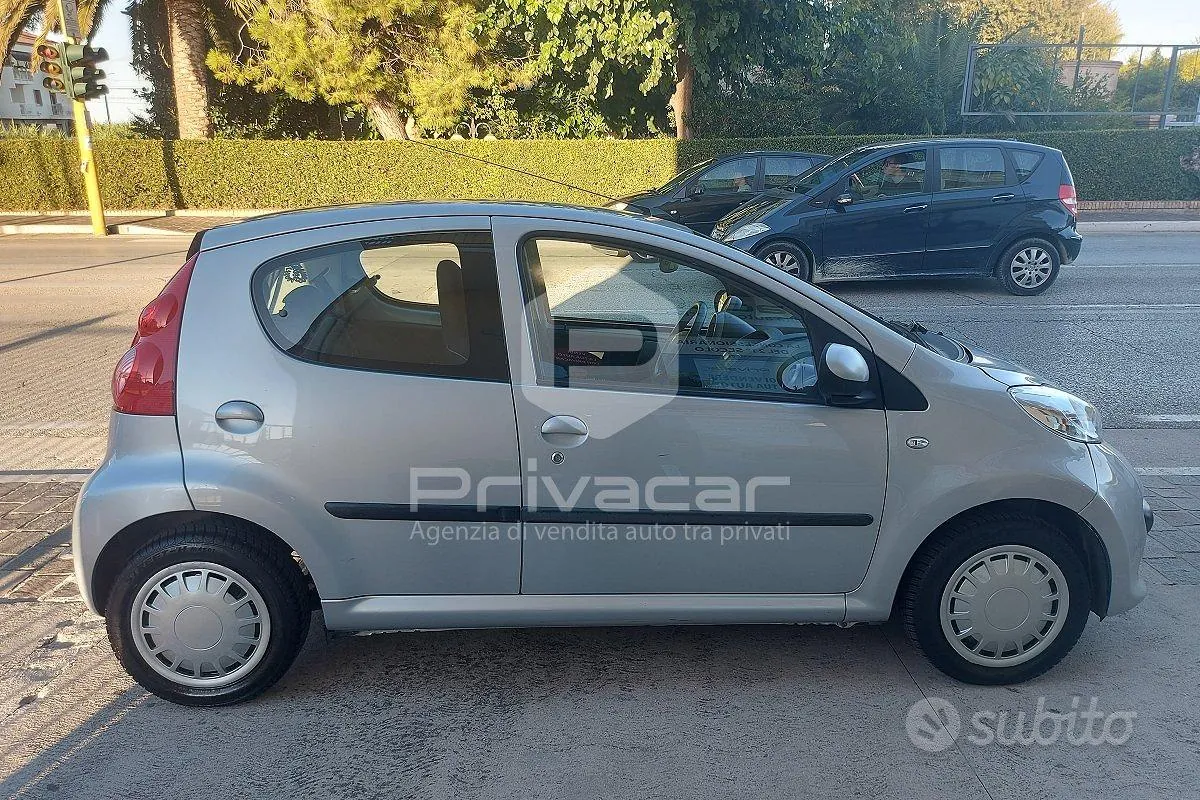 Peugeot 107 2010 photo 4
