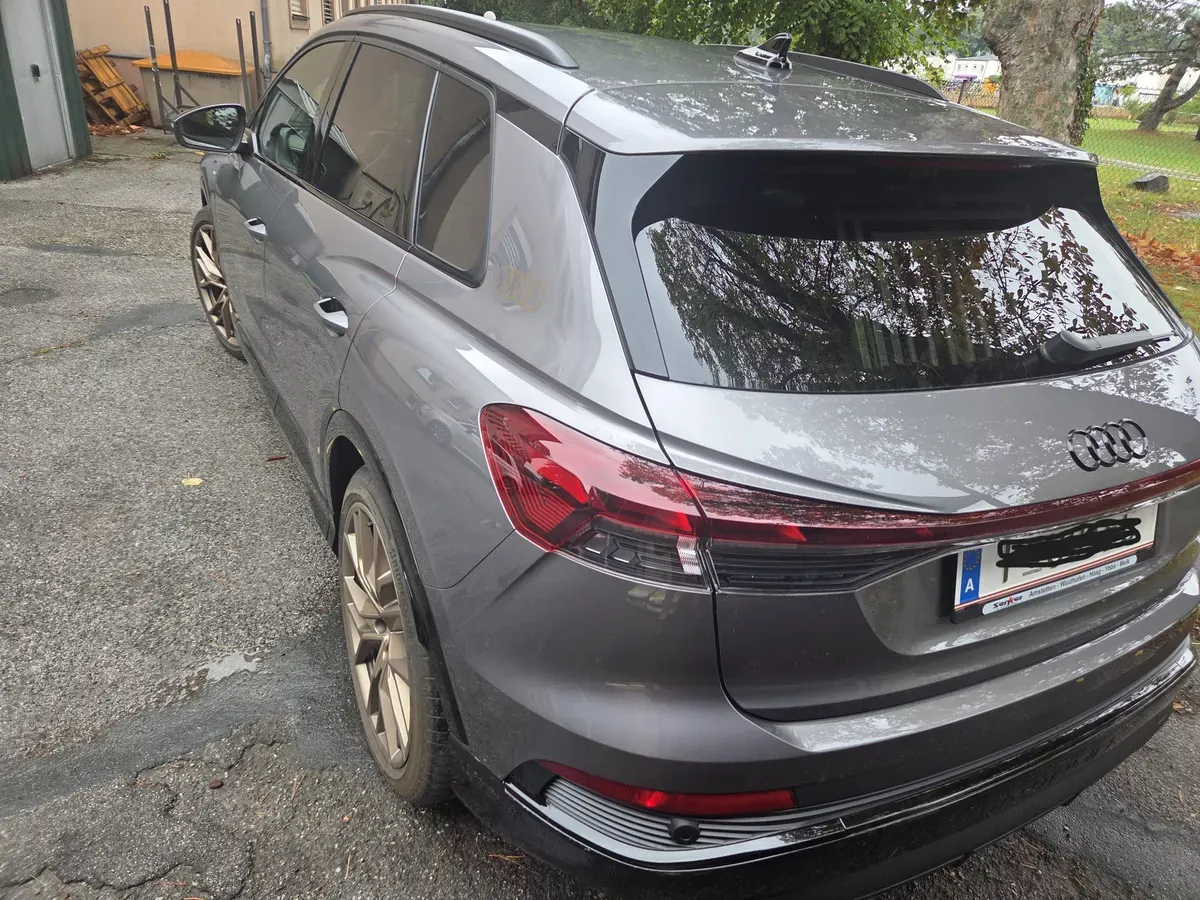 Audi Q4 2023 photo 3