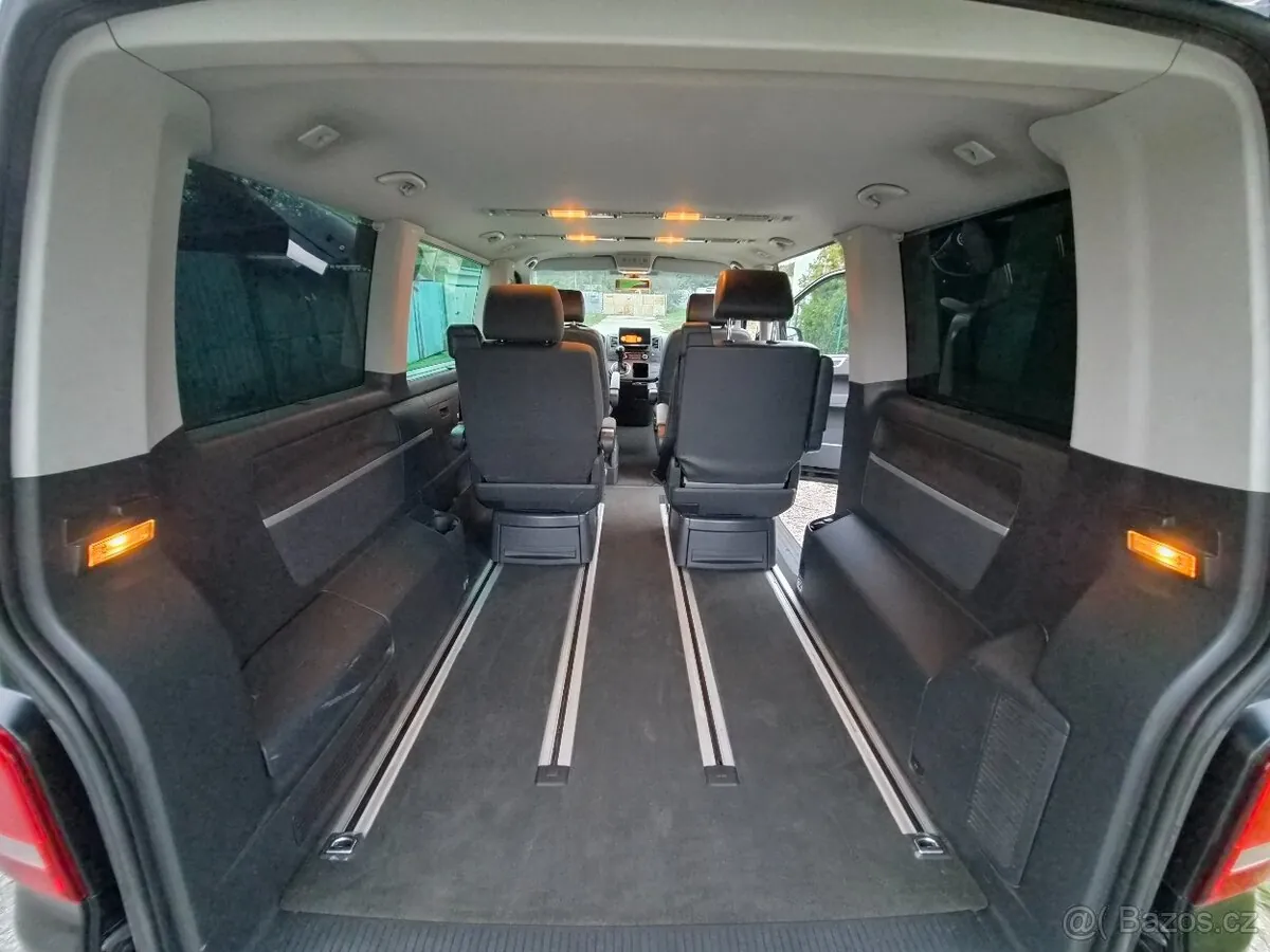 Volkswagen Multivan 2011 photo 4