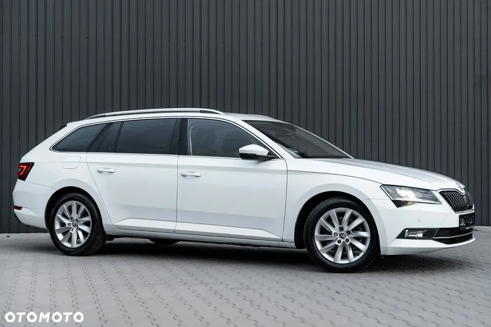 Skoda Superb 2017 photo 4