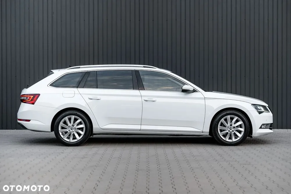Skoda Superb 2017 photo 5