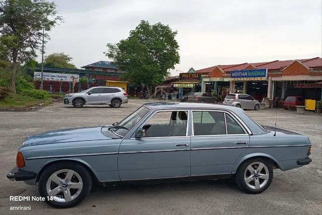 Mercedes-Benz 200